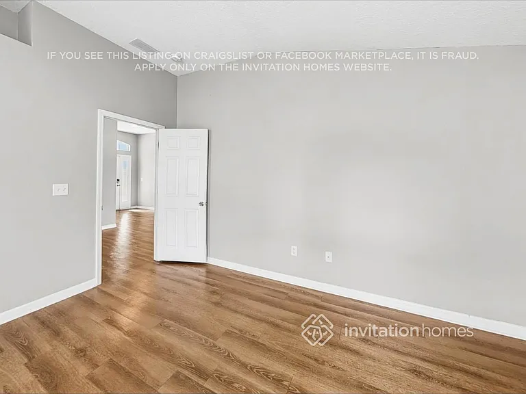 3282 Merrick Ave — Photo 12