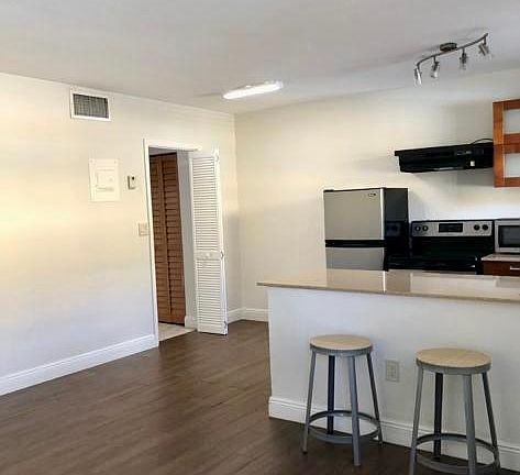 2nd image of 1975 NE 135th St APT 2N