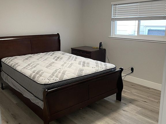 5th image of 1311 H St APT 14