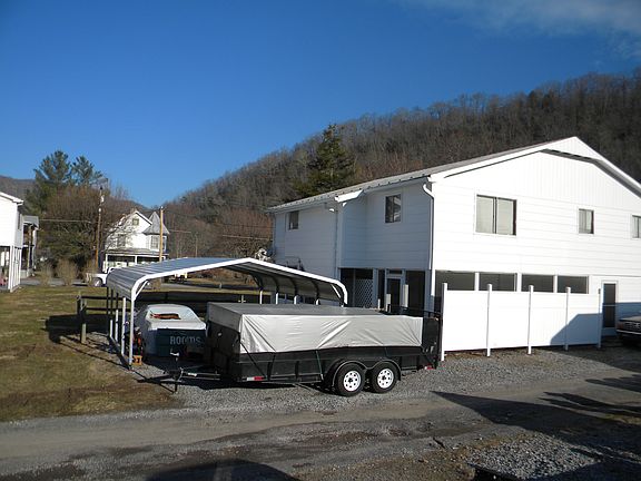 5th image of 811 9th Ave
