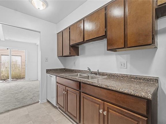 2nd image of 150 Tower Dr