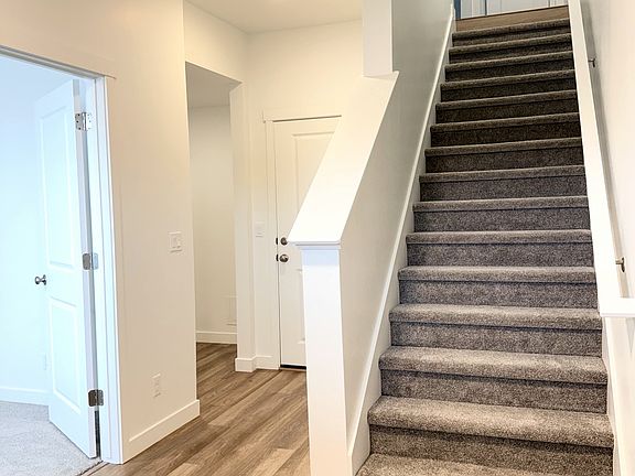 3rd image of 1563 N 1875 W