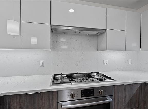 3rd image of 9 Avenue At Port Imperial #823X