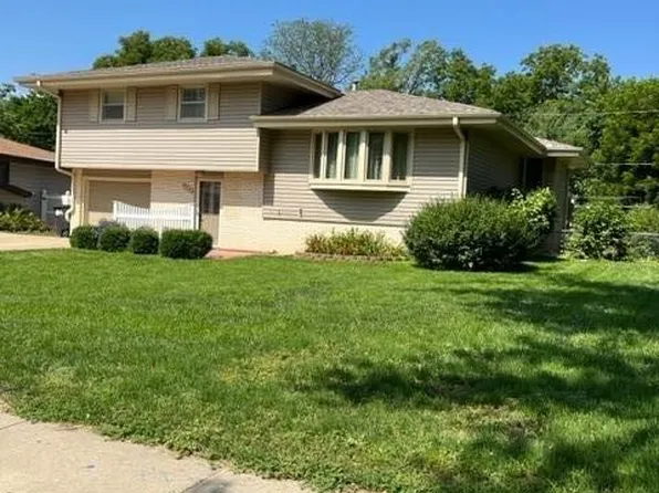 1622 Maenner Dr, Omaha, NE 68114