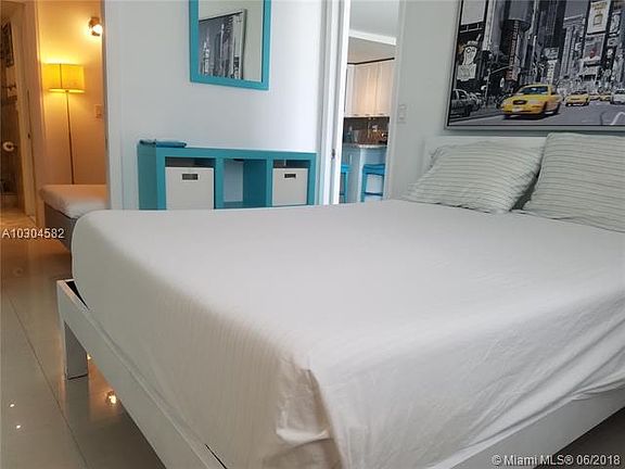 5th image of 465 Ocean Dr APT 709