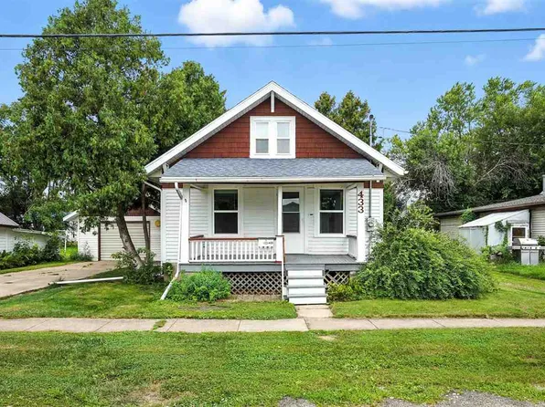 433 S 8th Ave, Washington, IA 52353