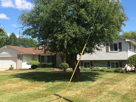 3rd image of 3076 Sherwood St