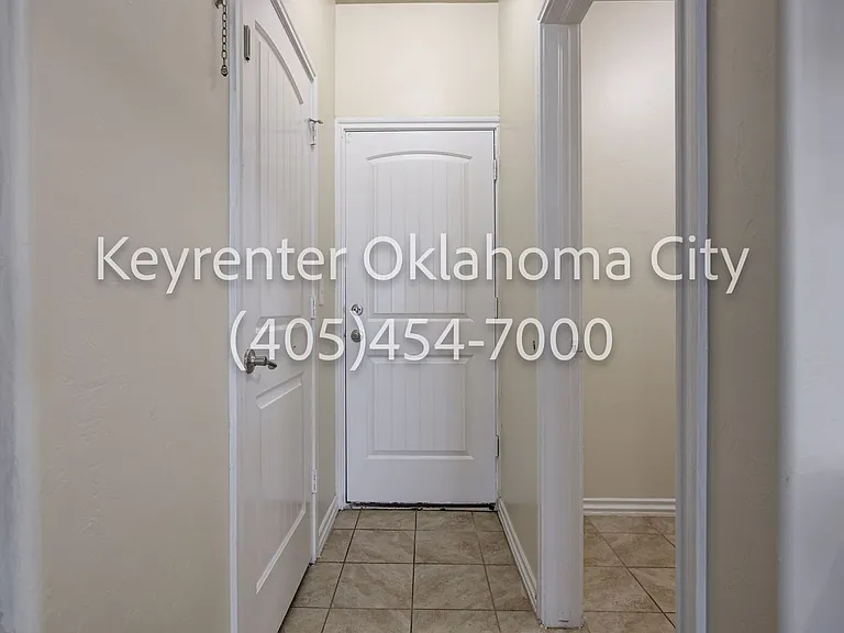 2409 Rosa Cir — Photo 20