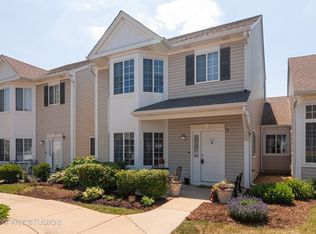 417 E Victoria Cir, North Aurora, IL 60542