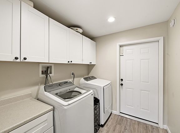 3rd image of 122 Shenandoah Blvd N