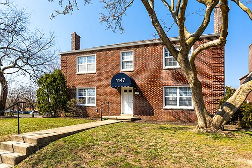 1147 S Cassingham Rd Photo 1