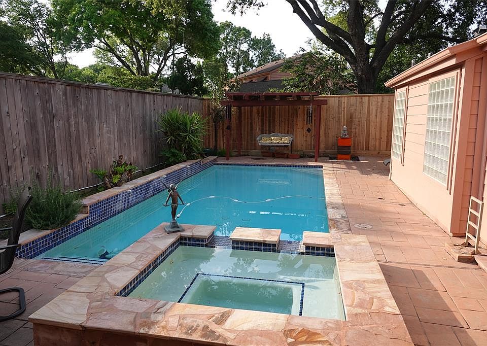 1st image of 11422 Briar Forest Dr