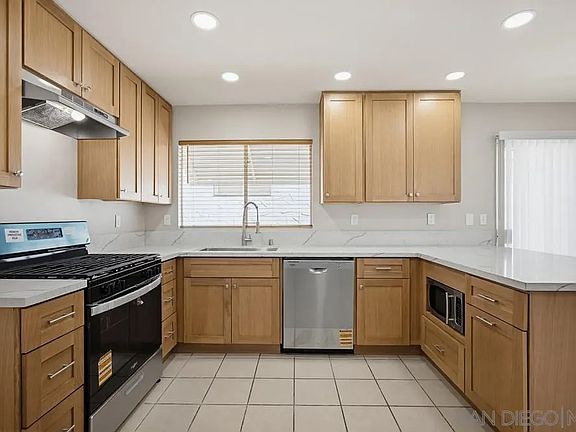 5th image of 351 Gardenia Cir