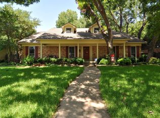 9525 Spring Branch Dr, Dallas, TX 75238