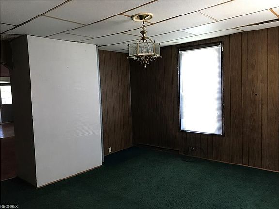 3rd image of 425 E 1st St