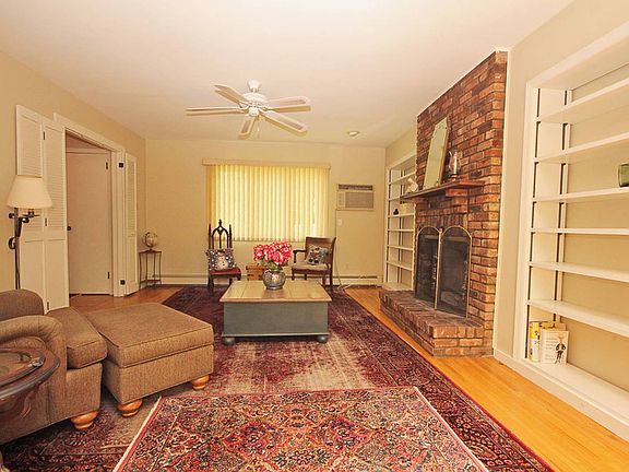 5th image of 9 Kemswick Dr