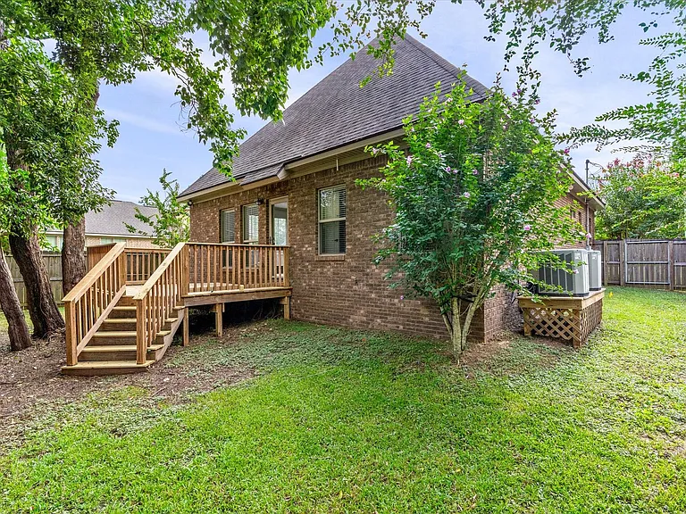 1060 Linlen Ave — Photo 20