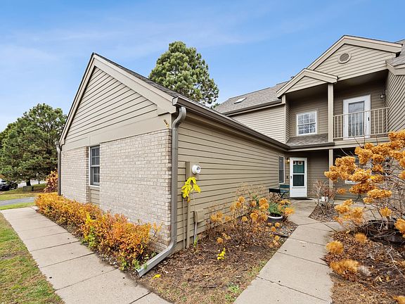 3rd image of 1637 Rosehill Cir