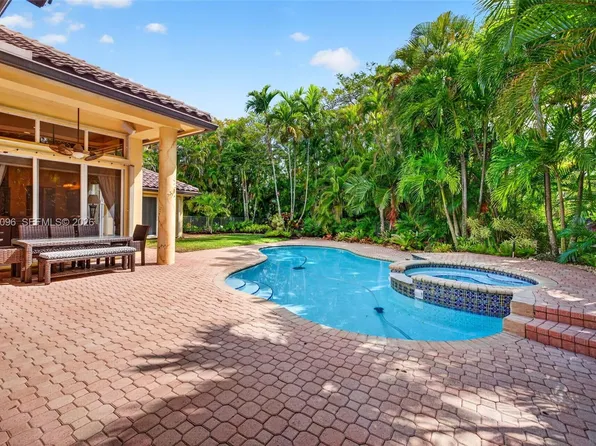 1083 SW 156th Ter, Pembroke Pines, FL 33027