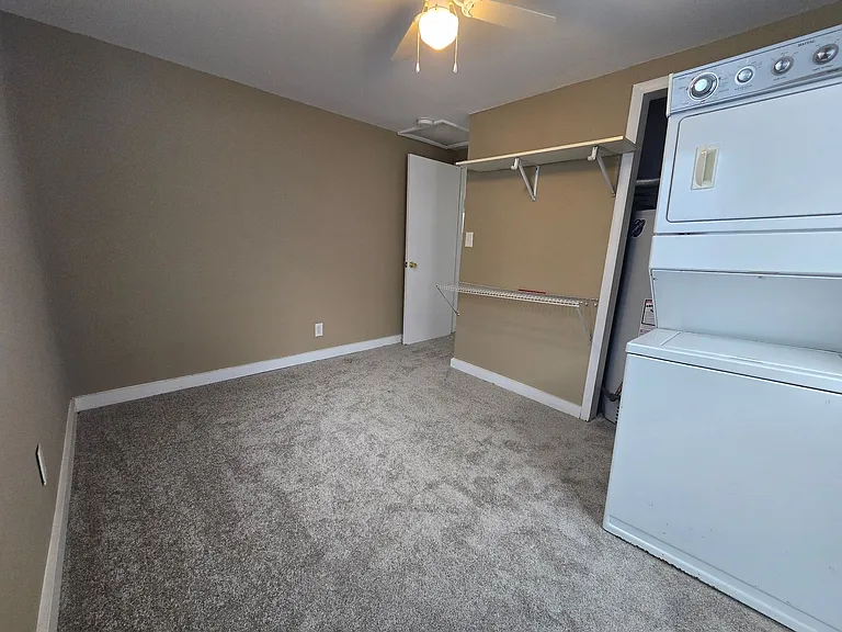 715 Hale St — Photo 11