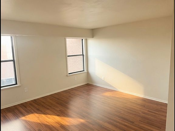 5th image of 14214 E 1st Dr