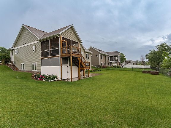 2nd image of 2745 Sand Trap Rd SE