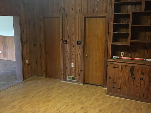 2nd image of 2406 6th Ave
