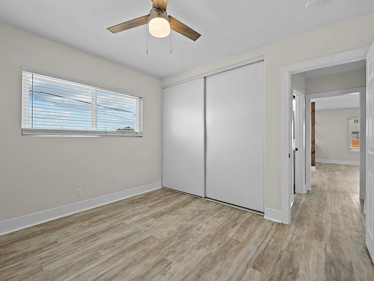 4022 42nd St #9 — Photo 7