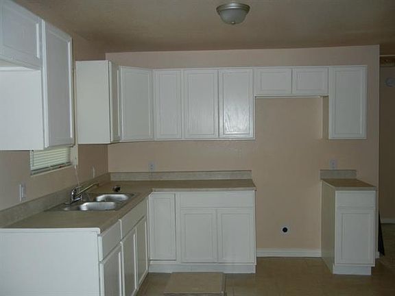 4th image of 8120 Downe Dr