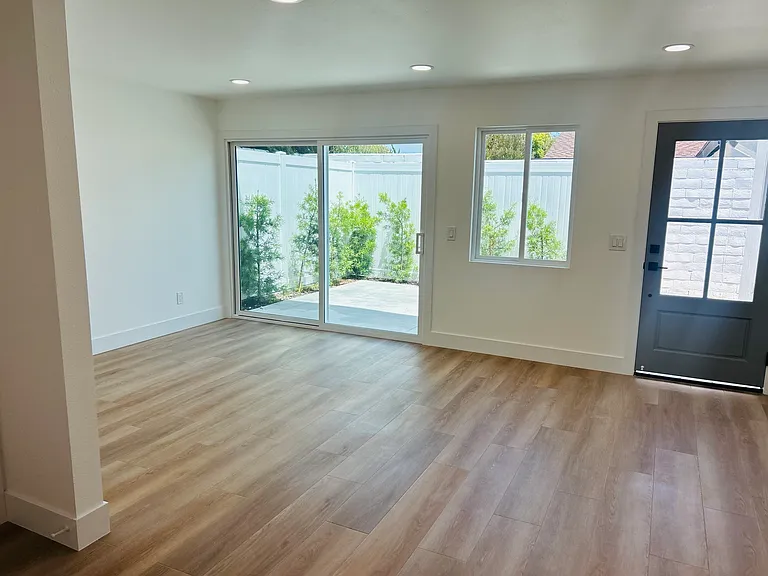 6281 Balmoral Dr #2 — Photo 32