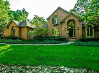 223 Crabapple Ln, Valparaiso, IN 46383