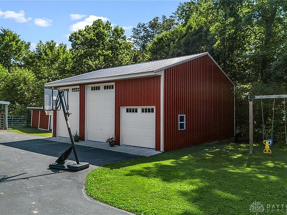 2nd image of 561 Steele Rd