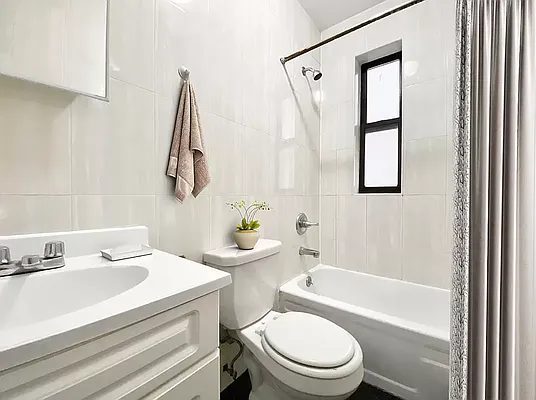 Rented by Voro NYC | media 25