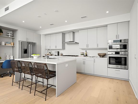 4th image of 2323 W Main St #304