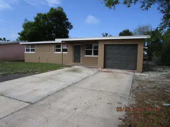 922 Lewis Dr, Daytona Beach, FL 32117