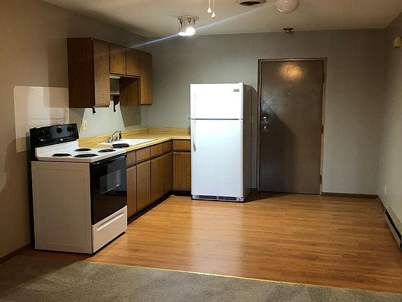 2nd image of 103 N Kinzie Ave