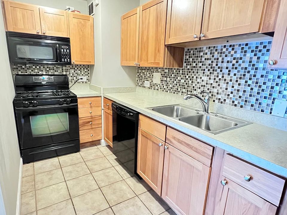 1st image of 2222 S Stewart Ave APT 2K