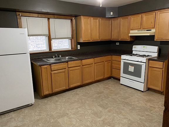 5th image of 6929 S Artesian Ave #1