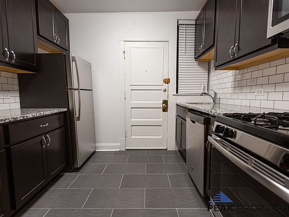 3rd image of 510-34 W Addison St #518-109