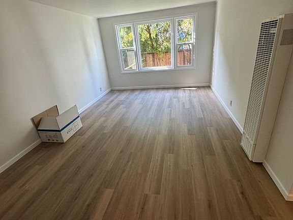 4th image of 4739 California St APT 2