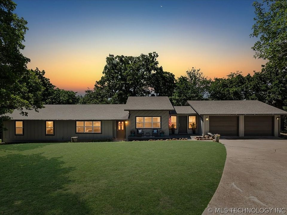 1st image of 2578 W Hillcrest Dr