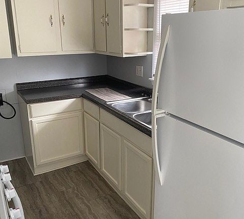 5th image of 1132 Pepper Dr