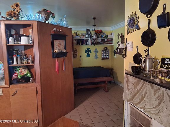 5th image of 4051 Rhymes Rd