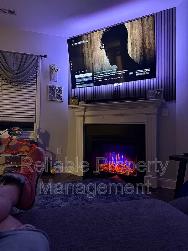 3 bed, 2.5 bath, $1,999 — Photo 4