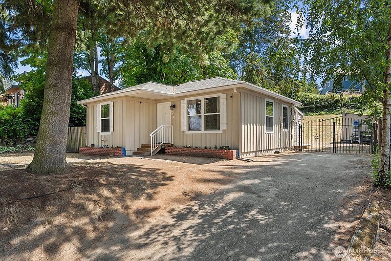 3rd image of 7033 S 126th Street