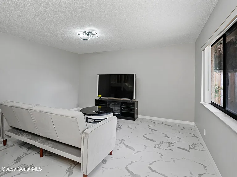 3263 Sand Ct — Photo 16