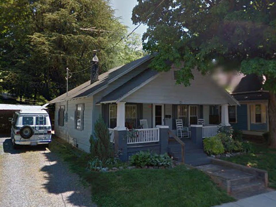 1st image of 242 N Oak St
