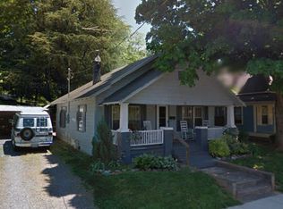 242 N Oak St, Statesville, NC 28677