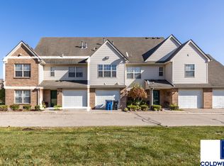 527 N Brookfield Dr NW, Westland, MI 48185