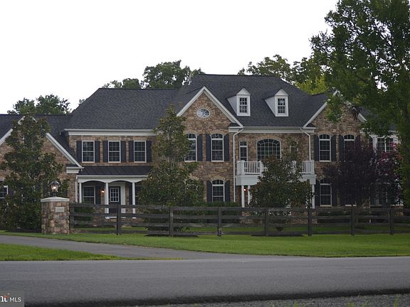 5th image of 22651 Beaverdam Dr